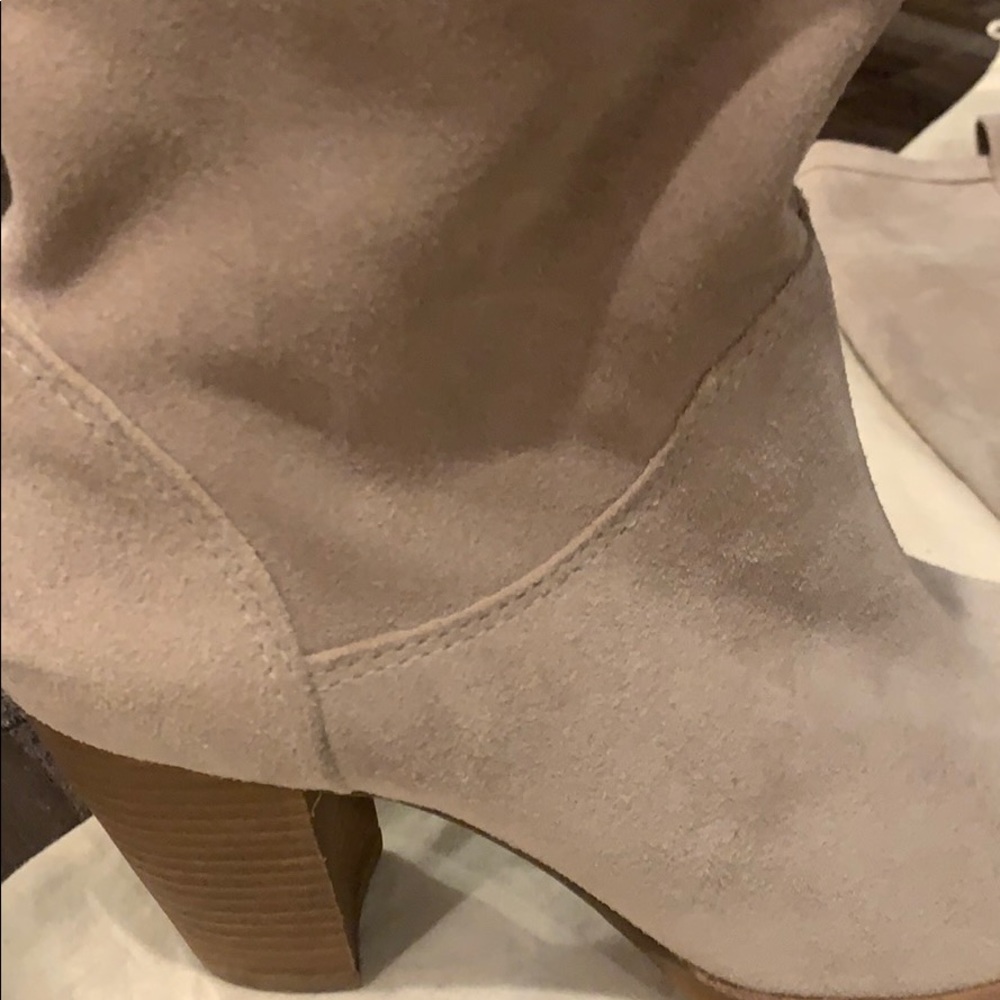 UGG Suede Zip Up Boot - Picture 3 of 7